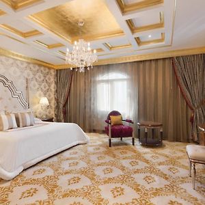 Al Kaabi Suite One King Bed